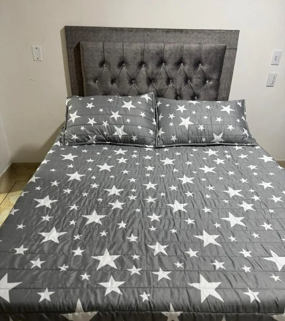 Habitaciones Amobladas Laureles 1 메딜린