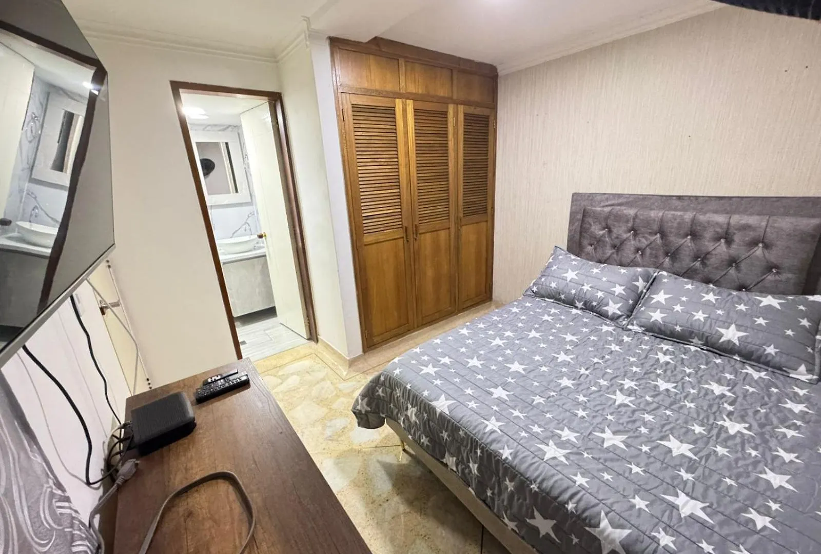 Habitaciones Amobladas Laureles 1 Medellín Apartament