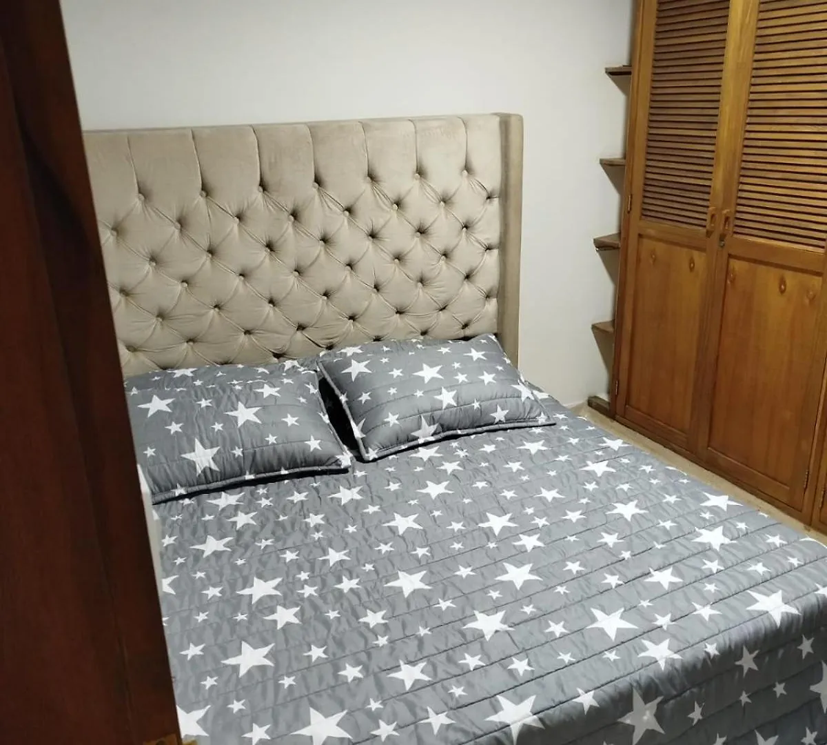 Habitaciones Amobladas Laureles 1 Medellin 0*,  Colombia