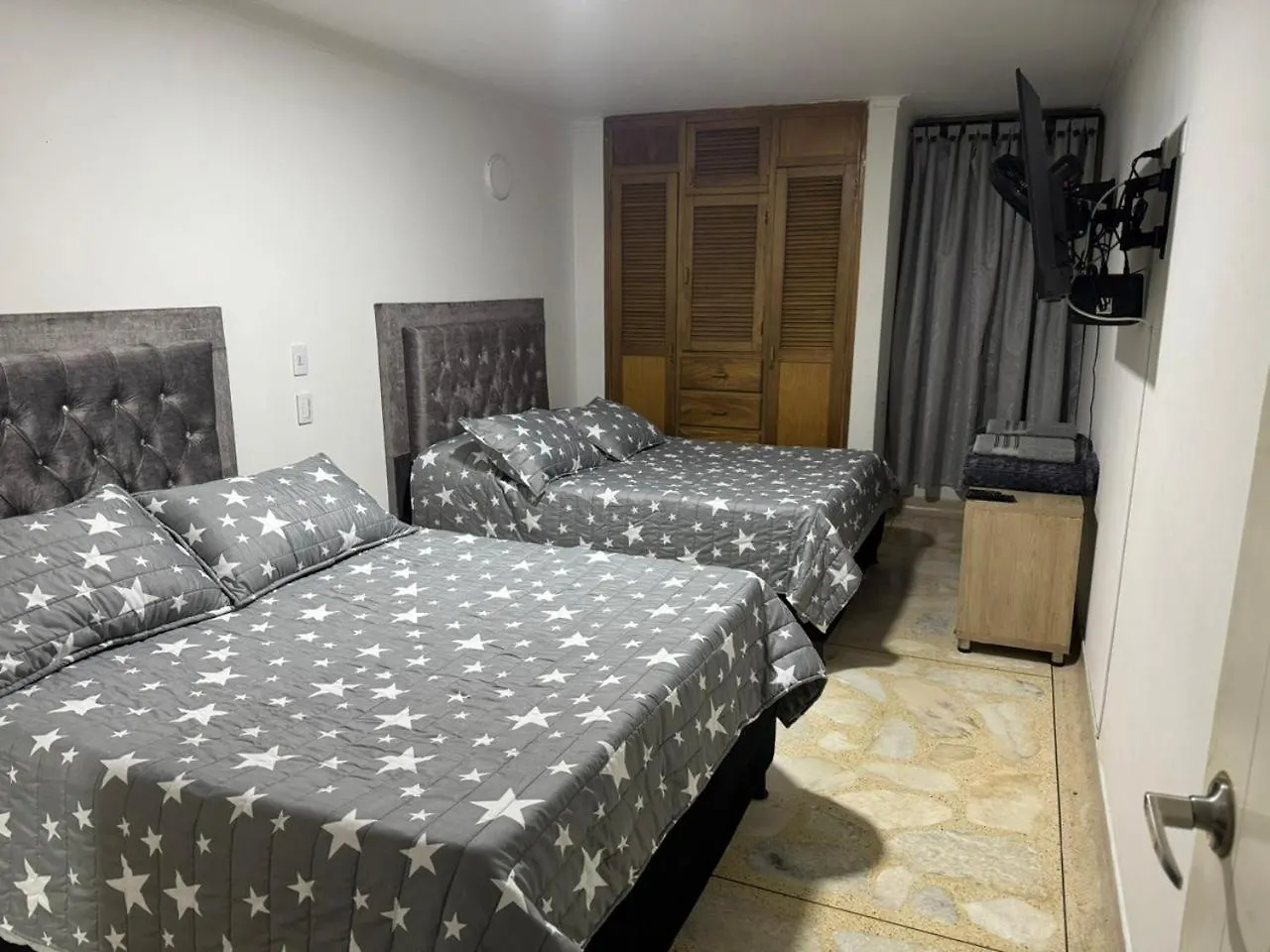 Habitaciones Amobladas Laureles 1 Medellín